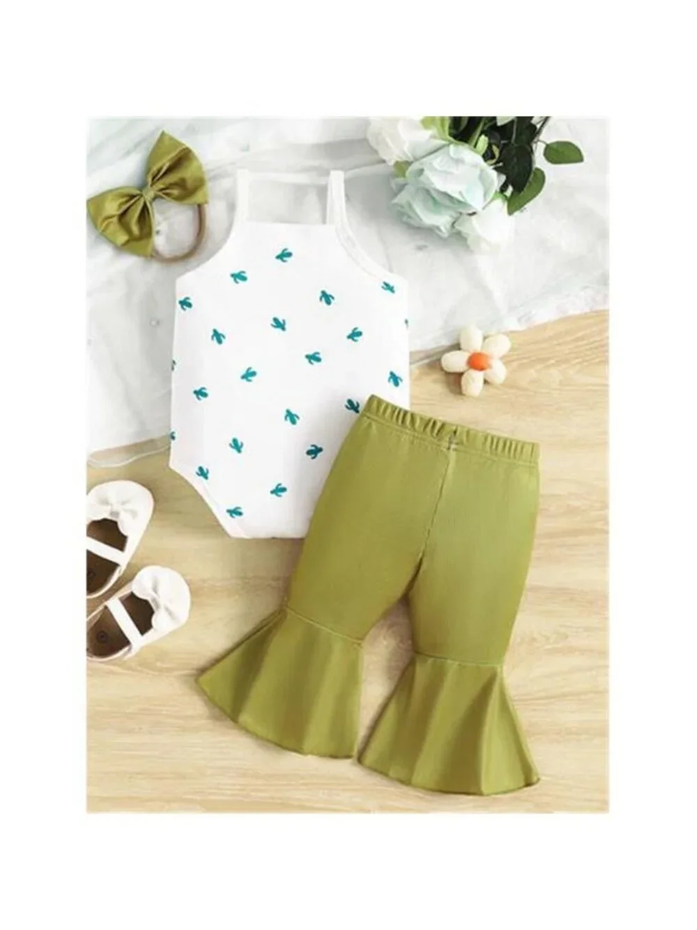 A Classy Chic Boutique *features buttoned